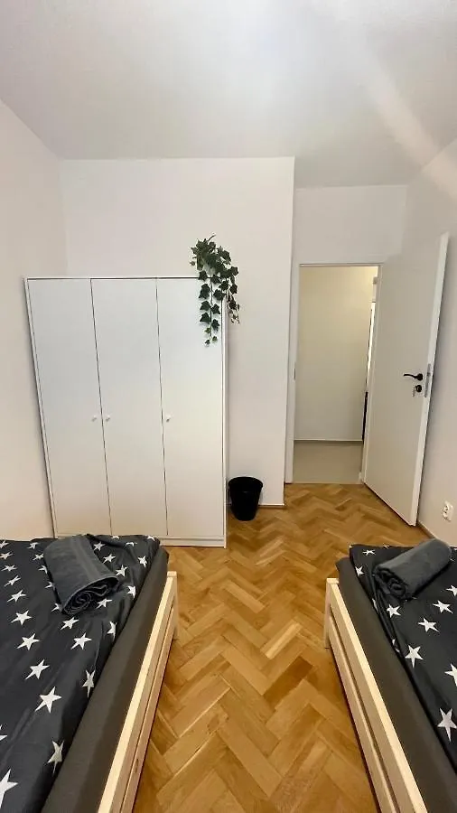 Hostel Warszawa Krucza Pokoje
