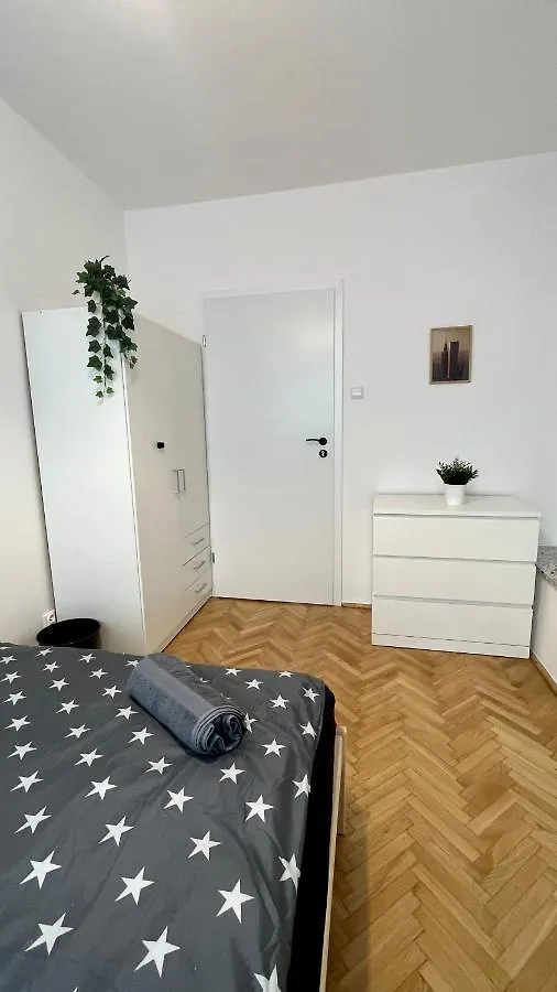 Warszawa Krucza Pokoje